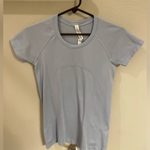 Lulu Lemon Size 8 Light Blue Shirt - Picture 1 of 3